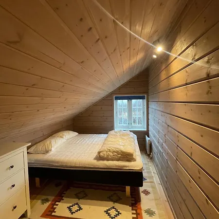 In Scenic Surroundings Hol